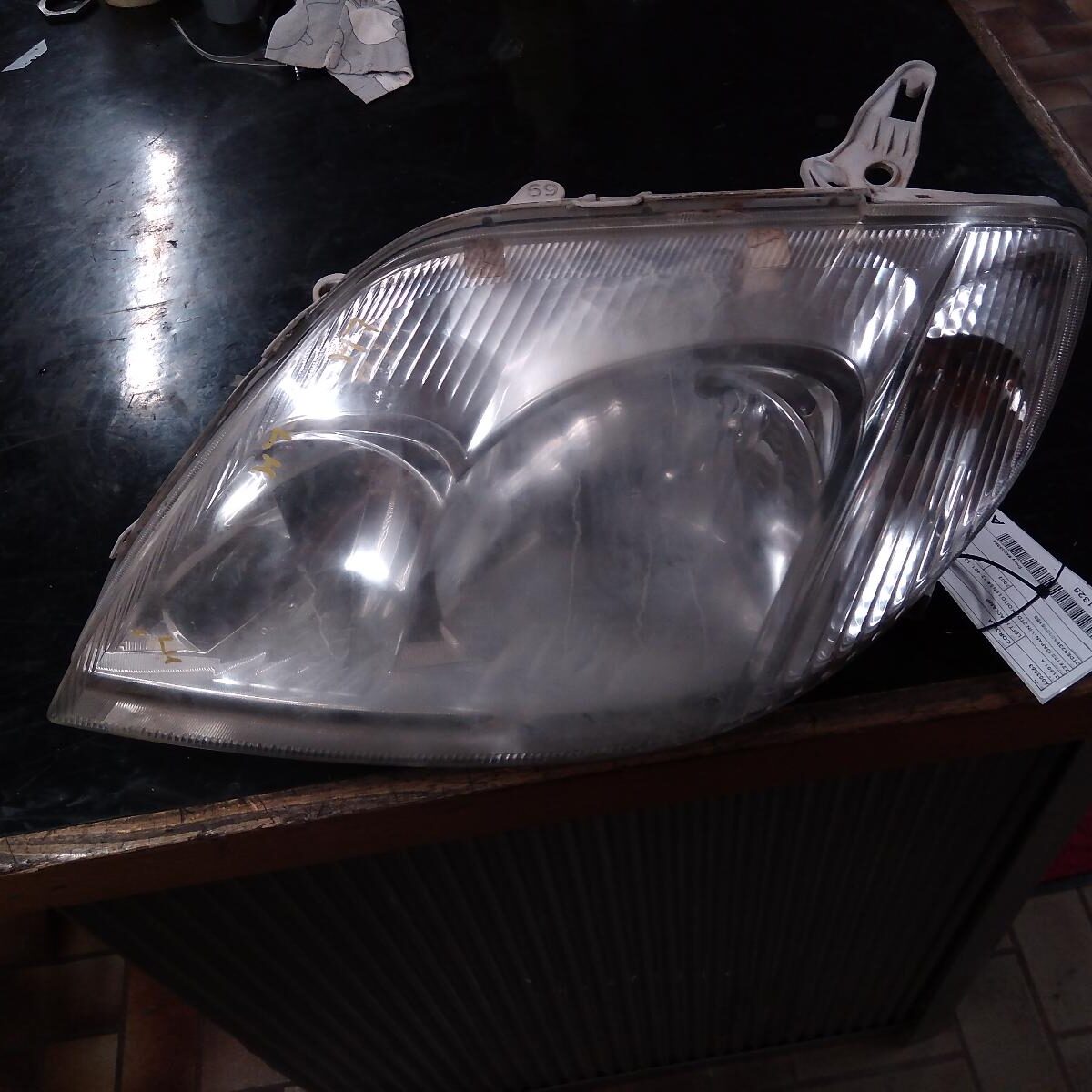 2002 TOYOTA COROLLA LEFT HEADLAMP