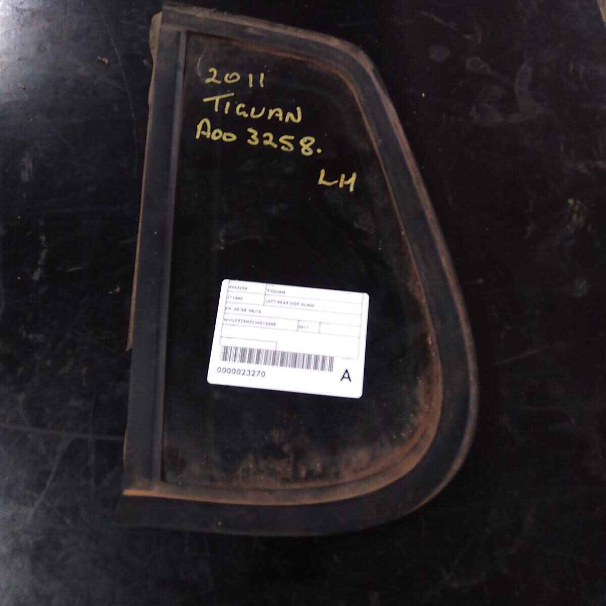 2011 VOLKSWAGEN TIGUAN Left Rear Side Glass