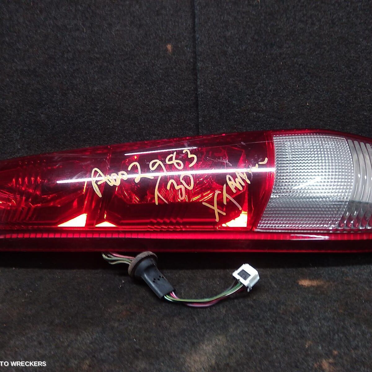 2006 NISSAN XTRAIL Left Taillight