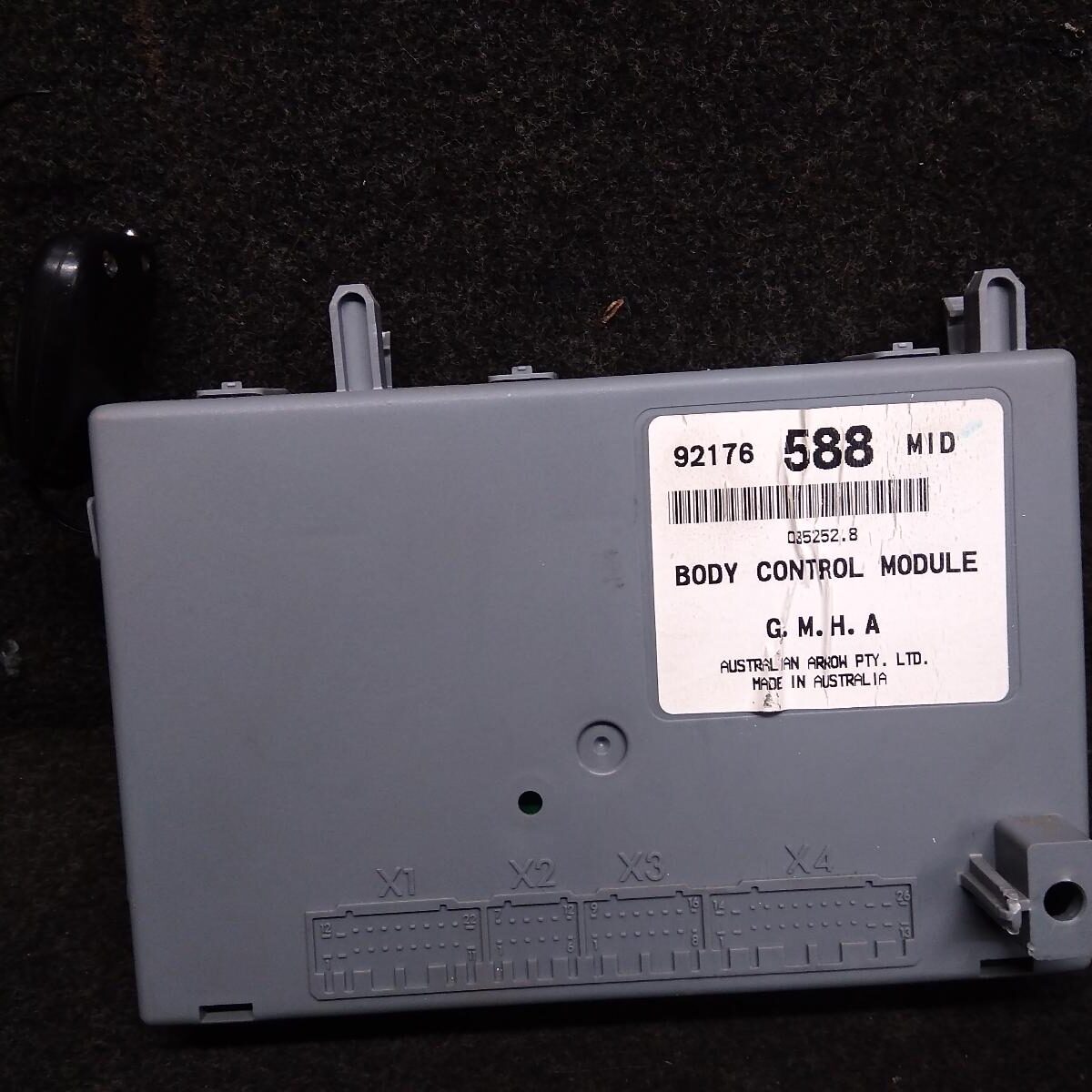 2005 HOLDEN COMMODORE ECU