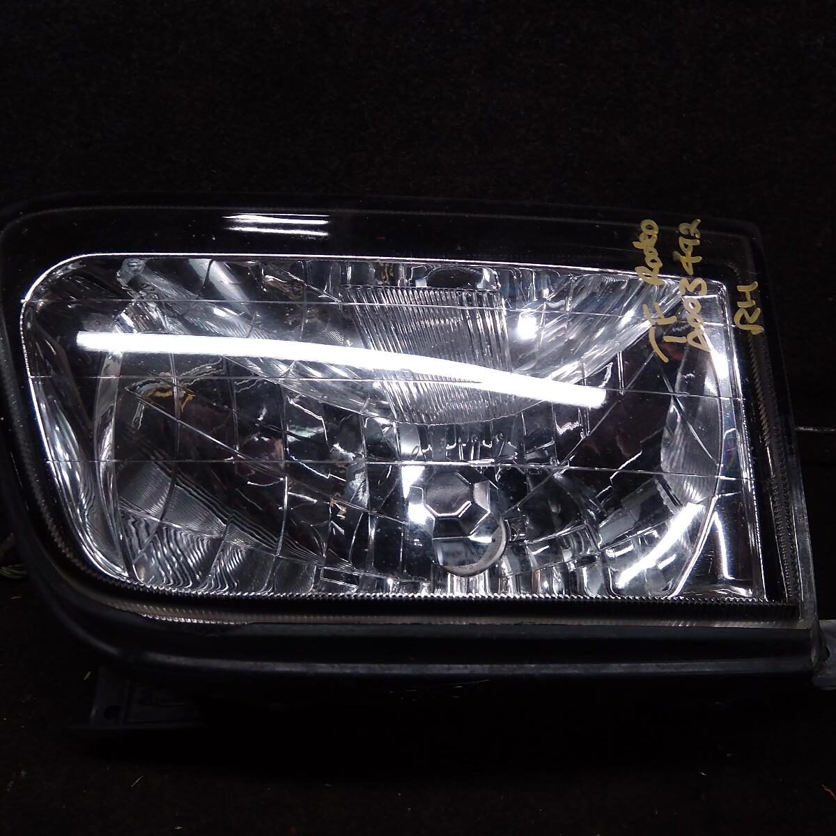 2002 HOLDEN RODEO RIGHT HEADLAMP