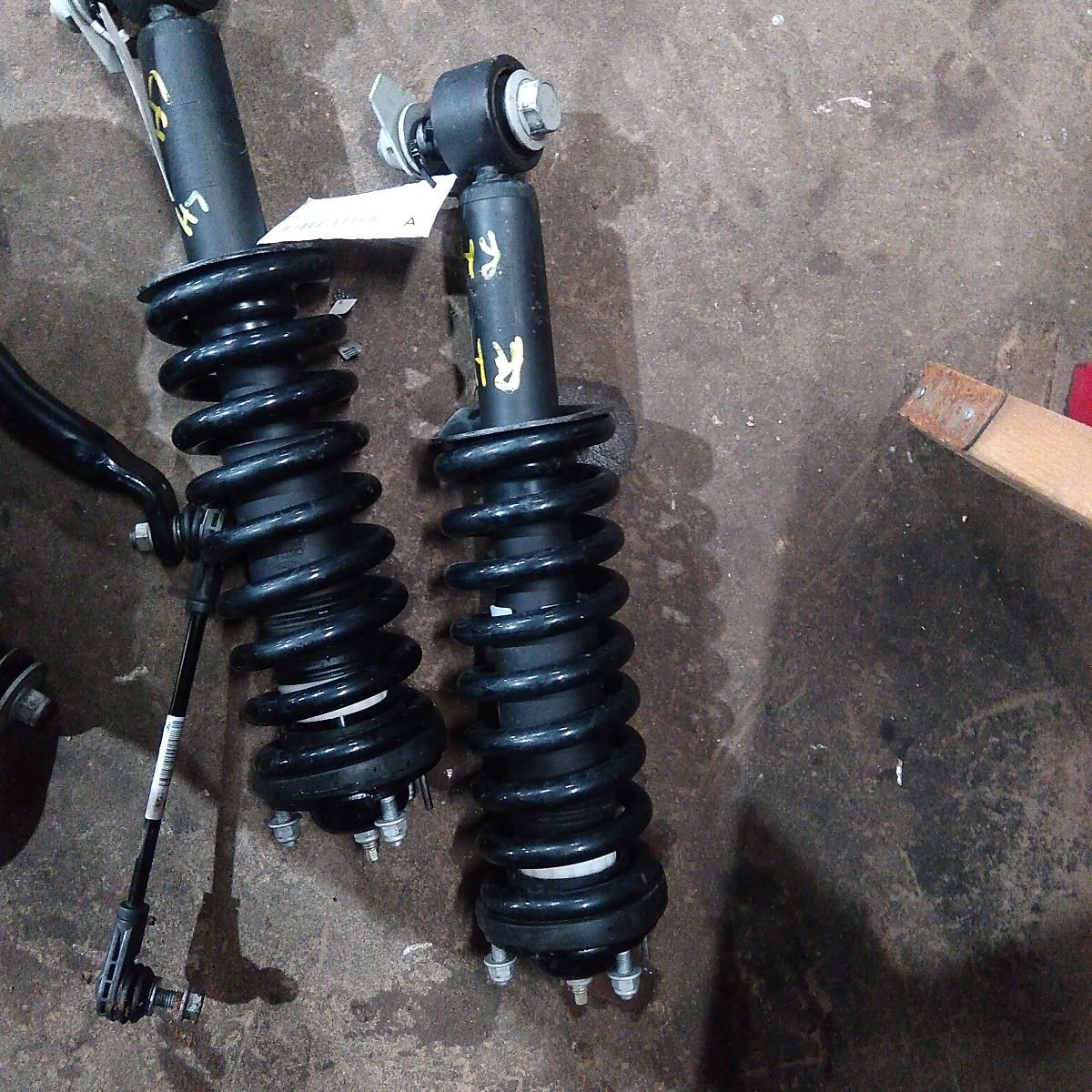 2021 FORD RANGER RIGHT FRONT STRUT