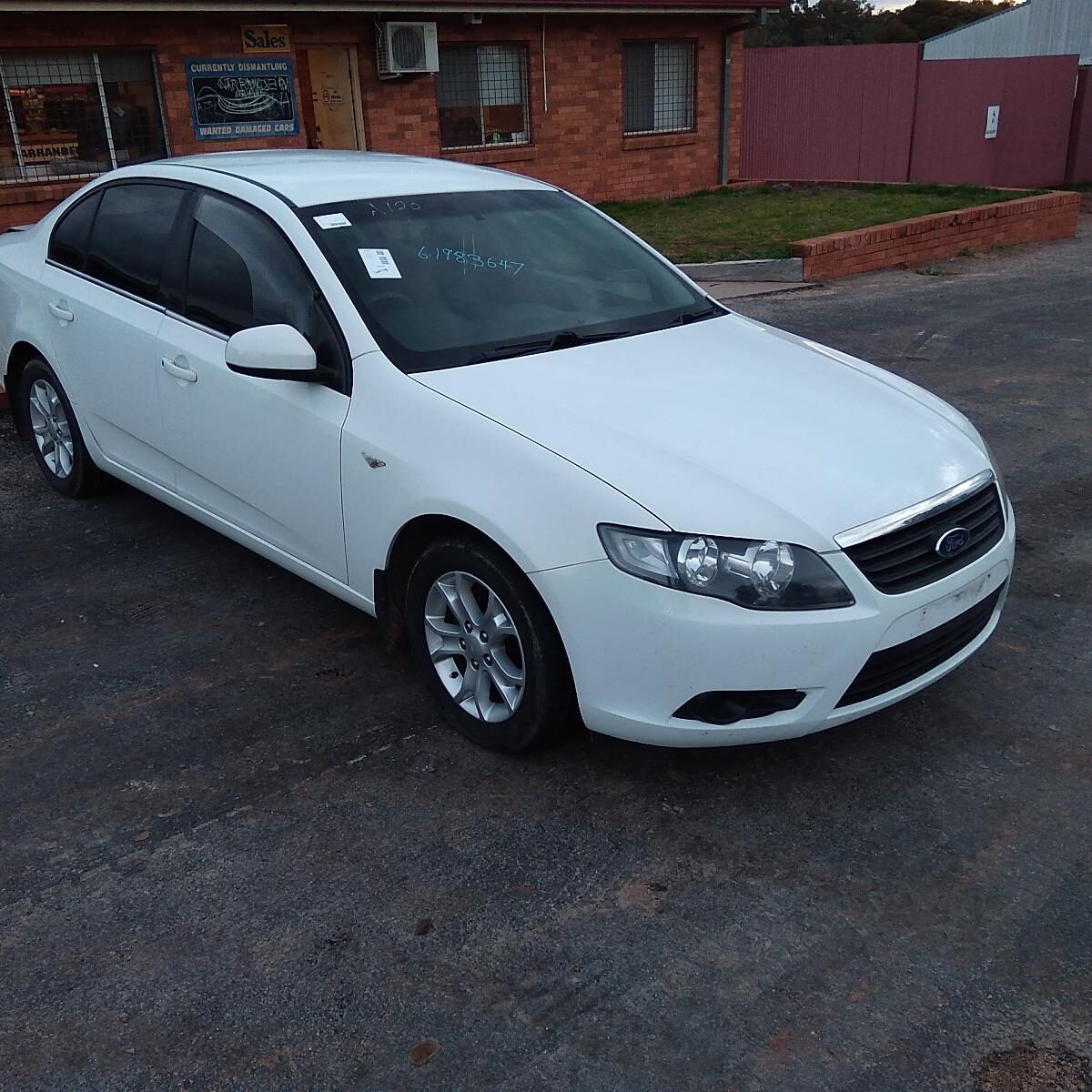 2010 FORD FALCON Left Front Door Window