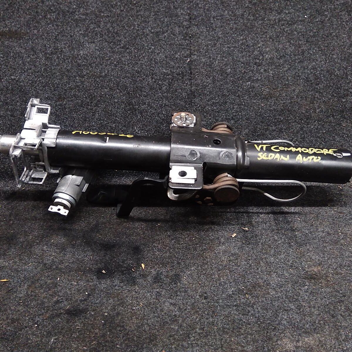 1999 HOLDEN COMMODORE Steering Column