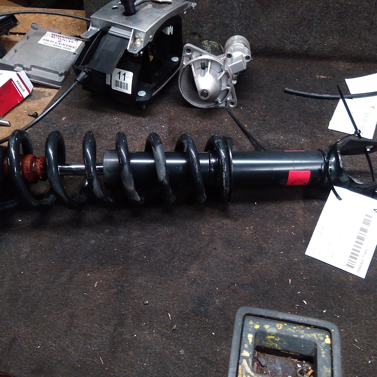 2006 FORD FALCON LEFT FRONT STRUT