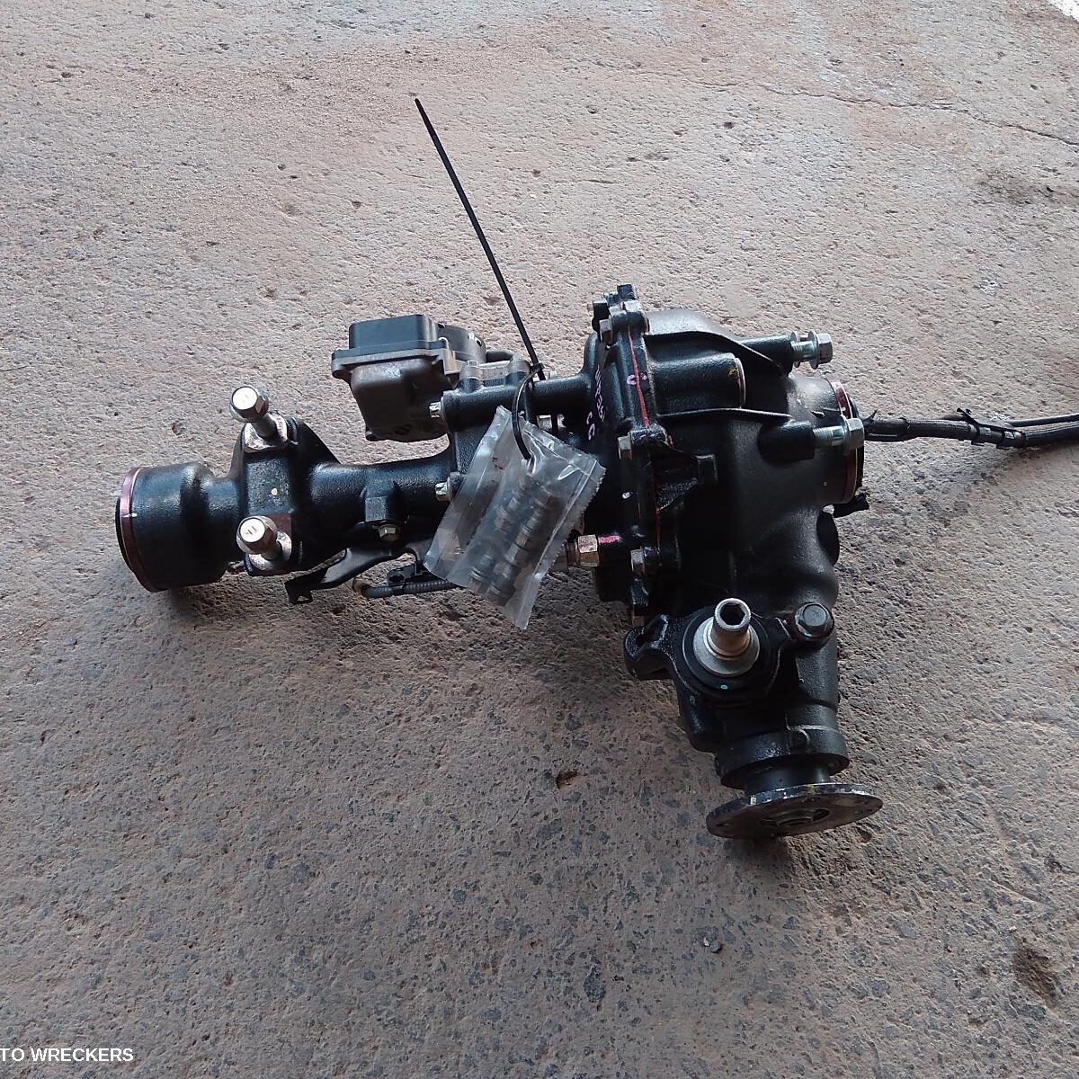 2021 TOYOTA HILUX Differential Centre