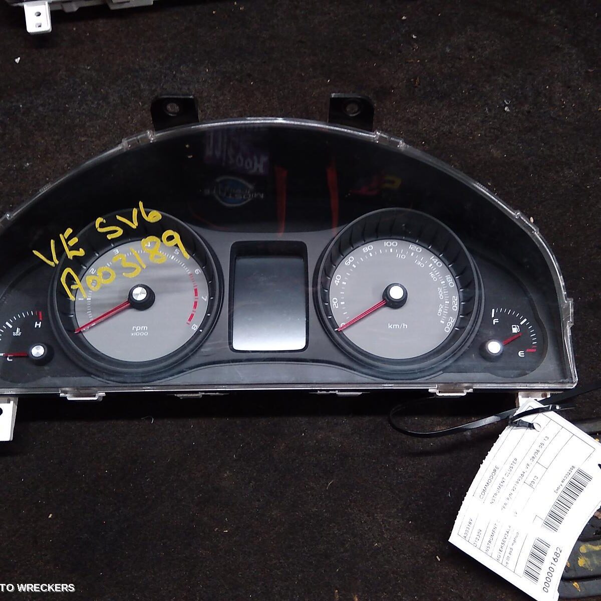 2010 HOLDEN COMMODORE Instrument Cluster