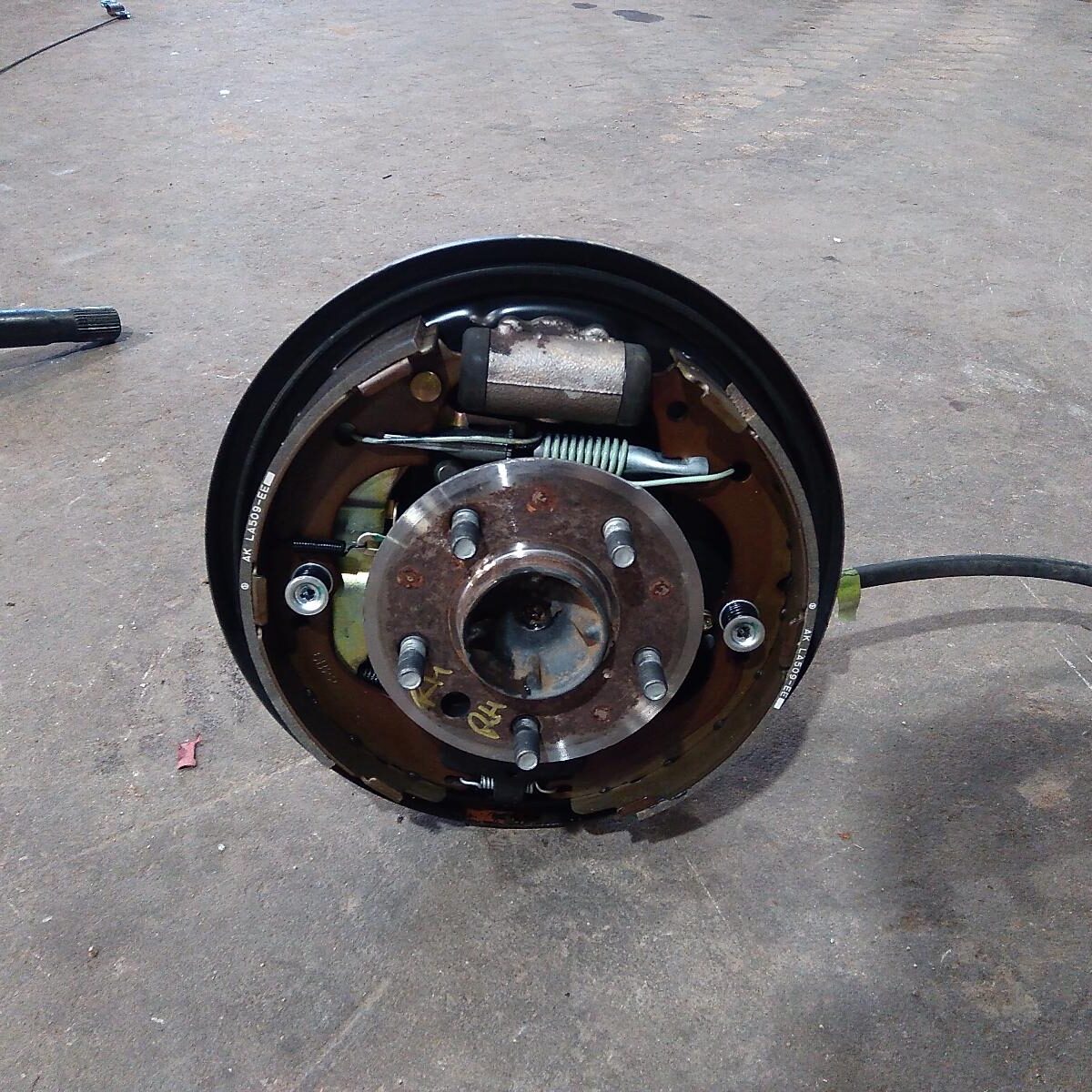 1996 TOYOTA HILUX AXLE