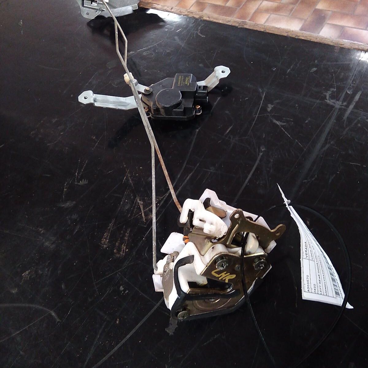 2003 MITSUBISHI VERADA DOOR/BOOT/GATE LOCK