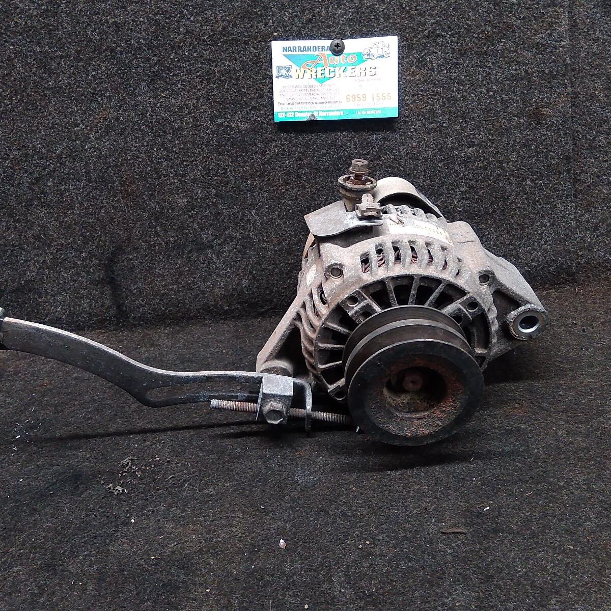 2004 TOYOTA HILUX Alternator
