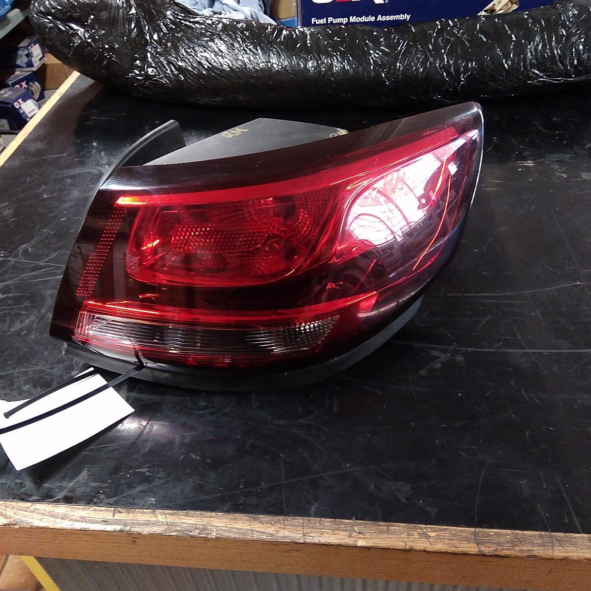 2014 HOLDEN COMMODORE Right Taillight