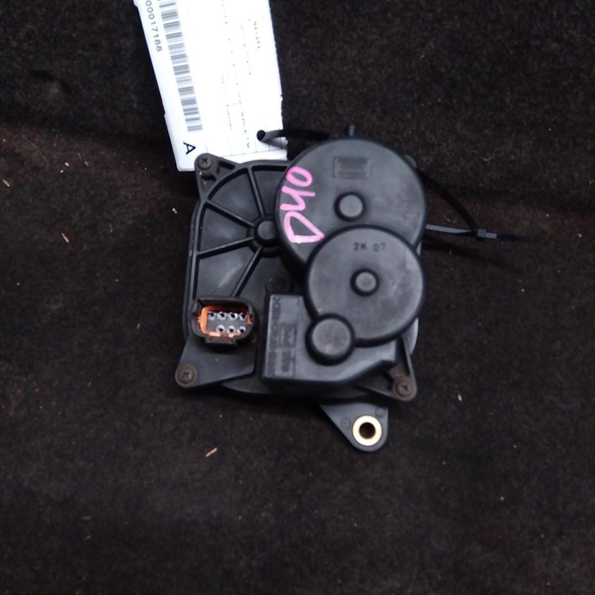 2012 NISSAN NAVARA Shift Actuator