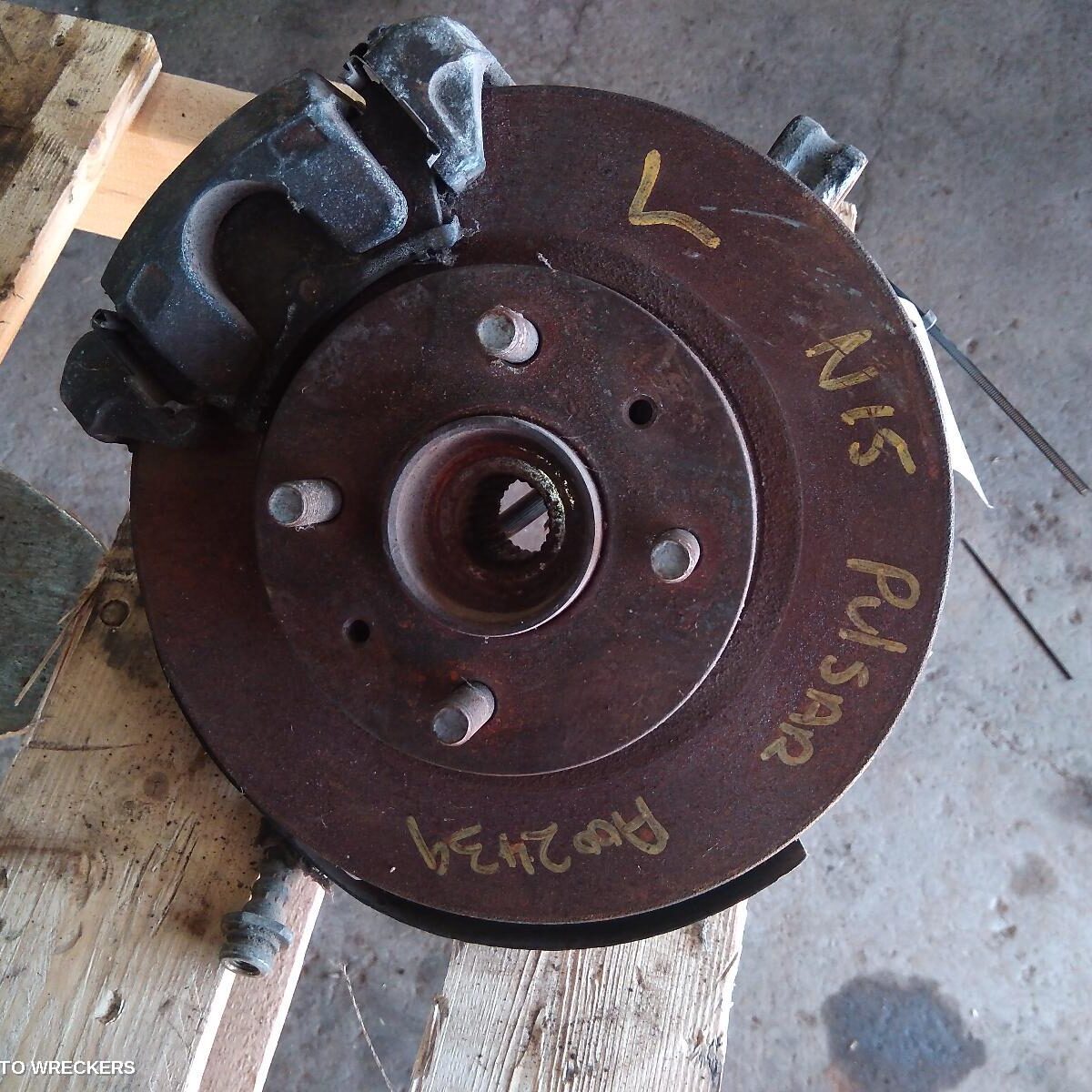 1998 NISSAN PULSAR Left Front Hub Assembly