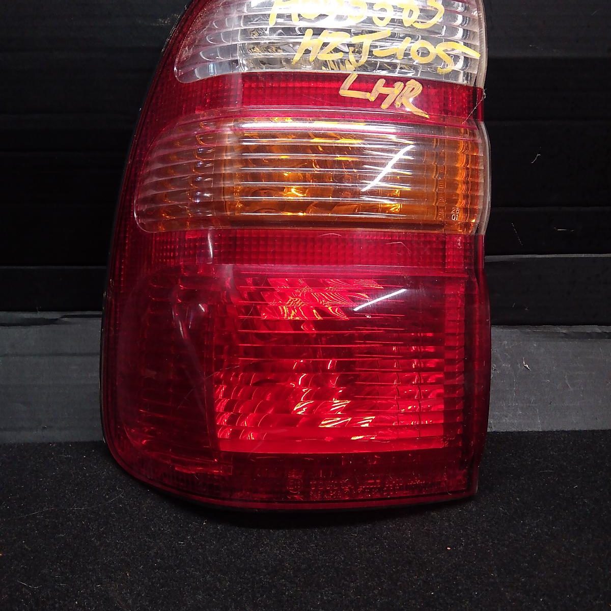 2002 TOYOTA LANDCRUISER LEFT TAILLIGHT