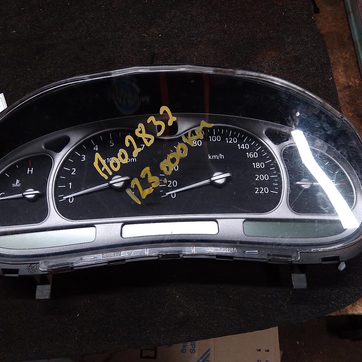 2001 HOLDEN COMMODORE INSTRUMENT CLUSTER