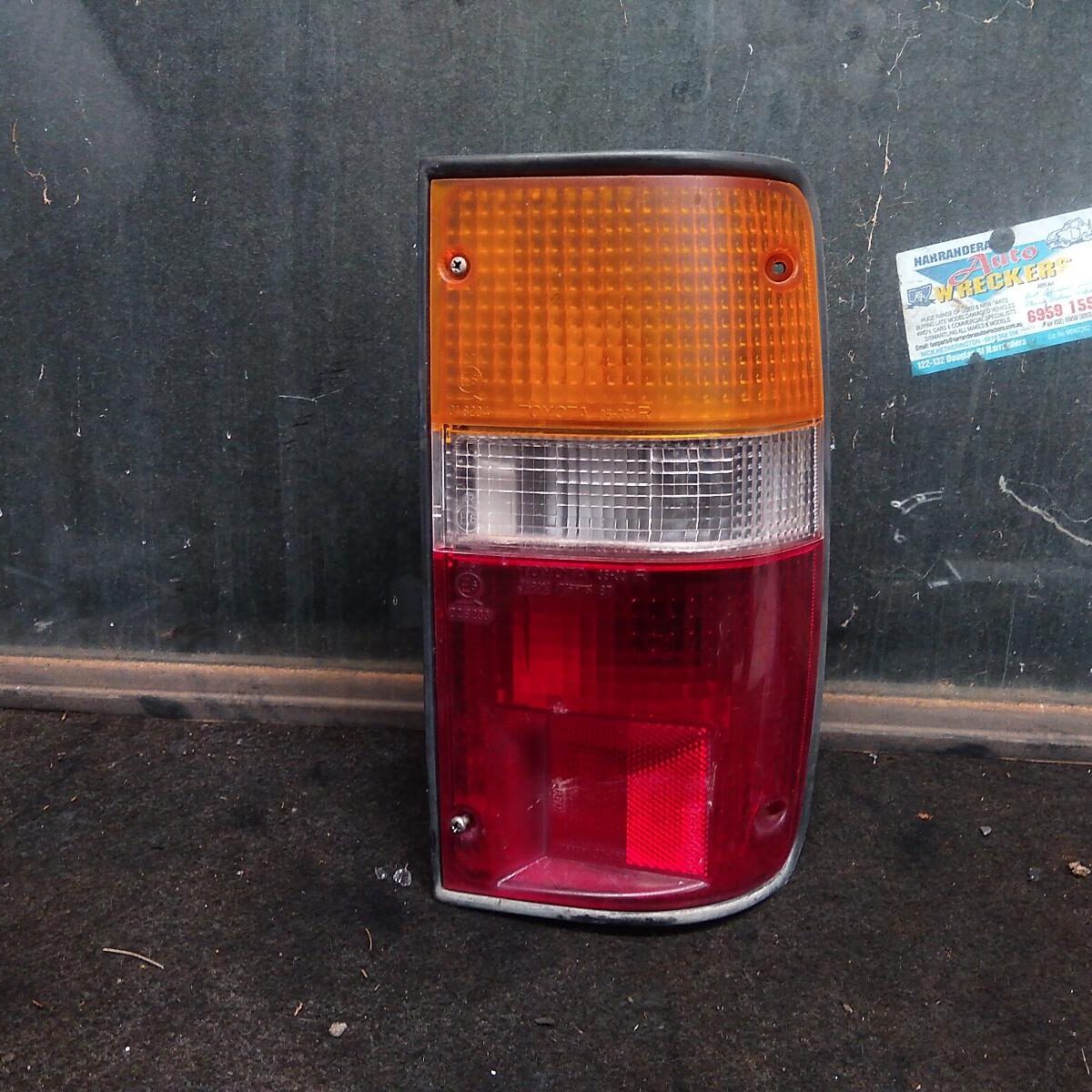 1996 TOYOTA HILUX Right Taillight