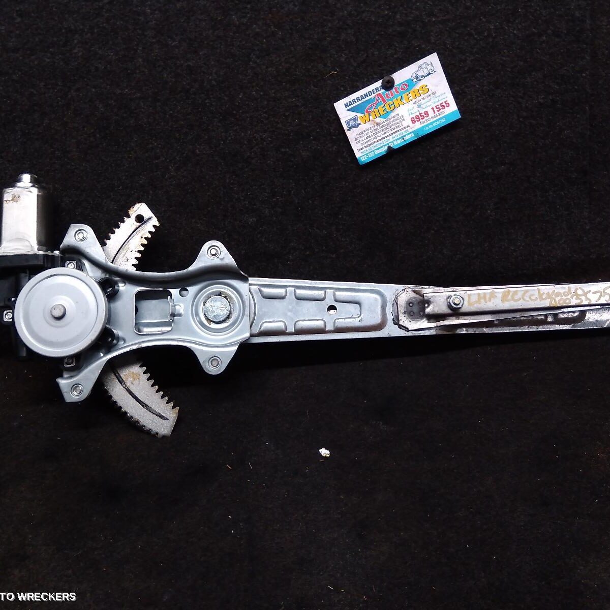 2010 HOLDEN COLORADO Left Front Window Reg/Motor