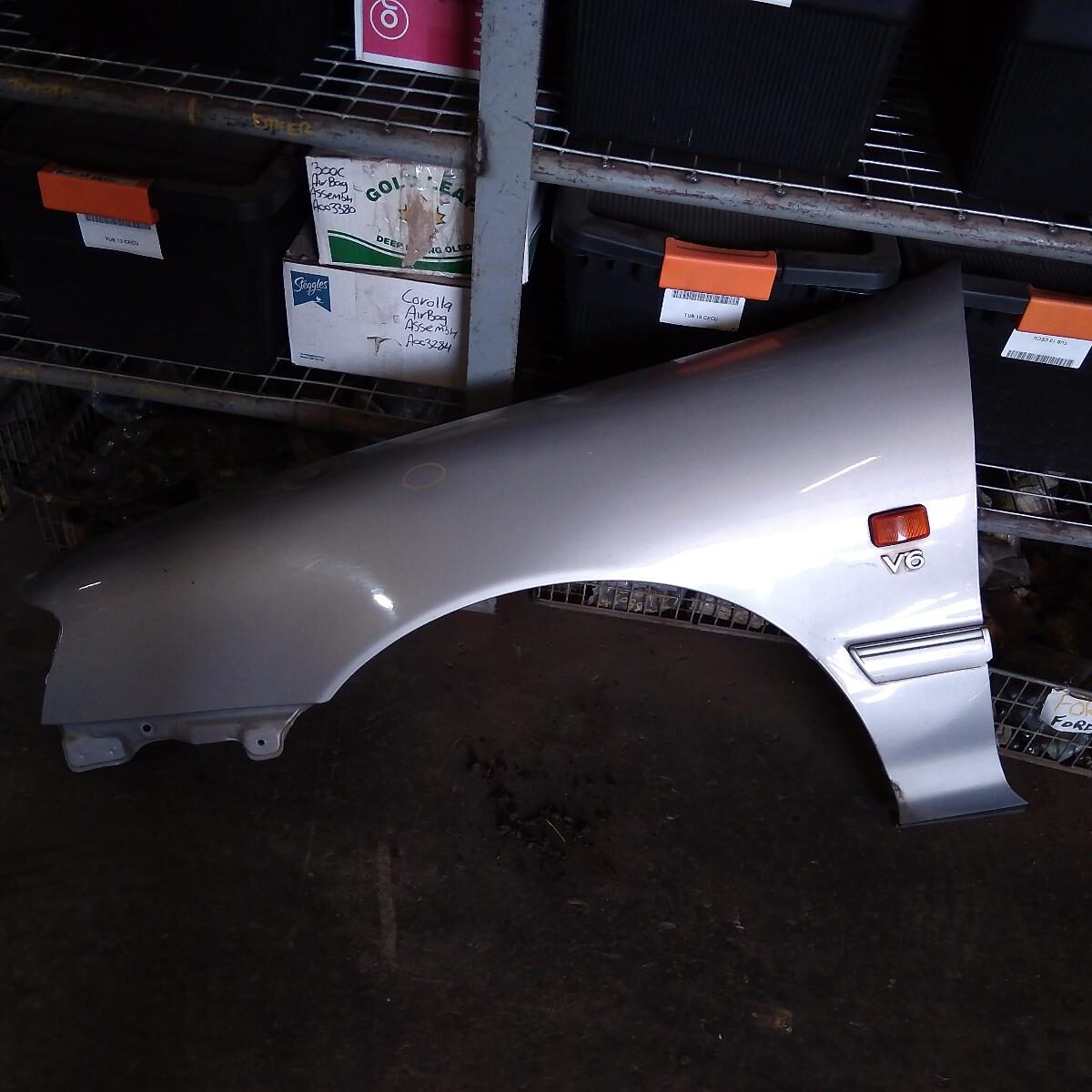 2003 TOYOTA AVALON LEFT GUARD