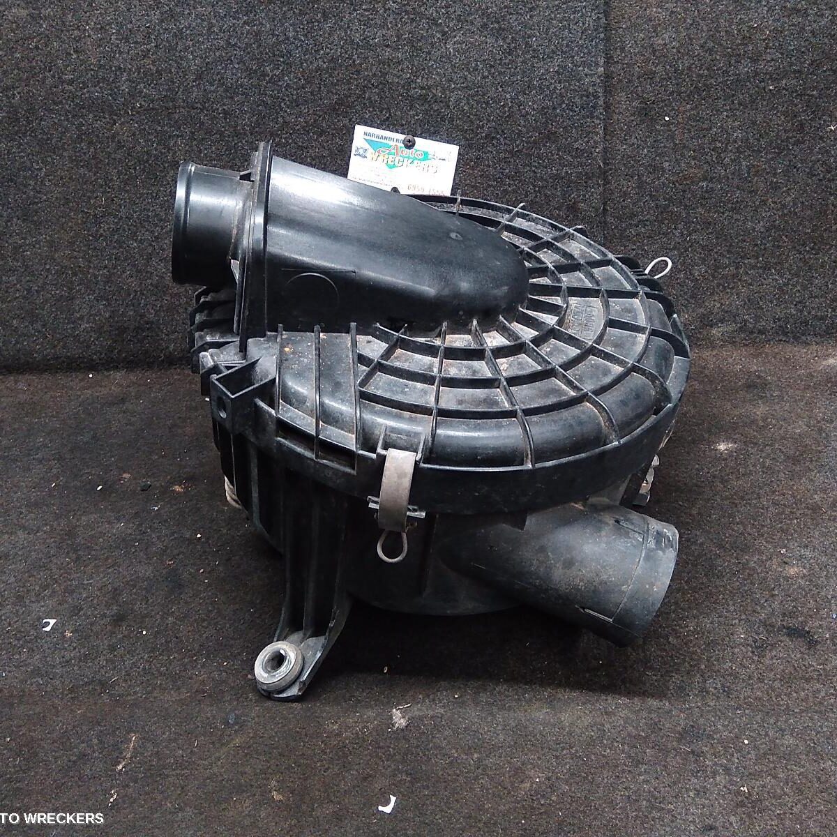 1999 TOYOTA HILUX Air Cleaner/Box
