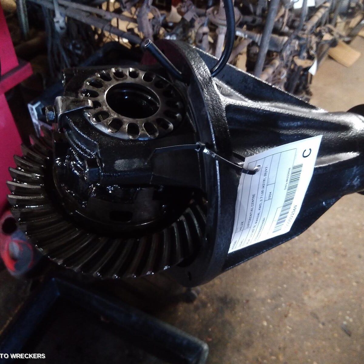 2004 TOYOTA HILUX Differential Centre