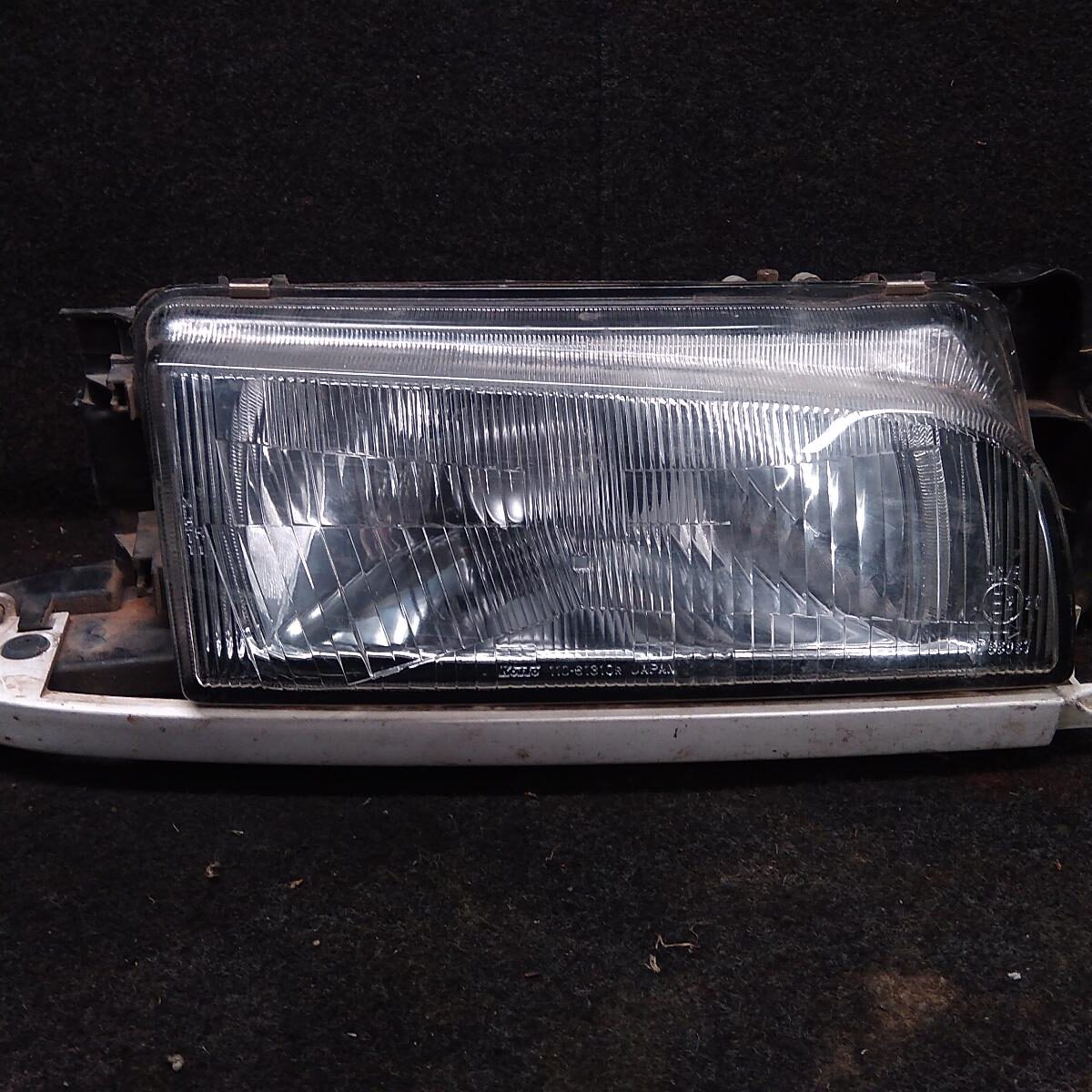 1994 MAZDA 323 RIGHT HEADLAMP