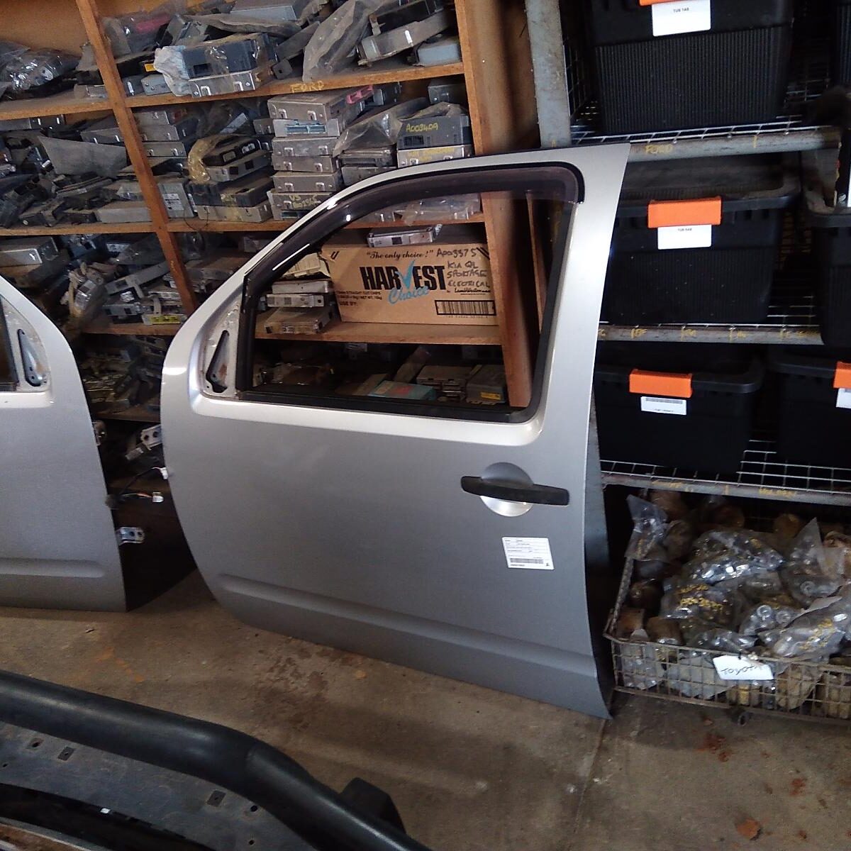2007 NISSAN NAVARA LEFT FRONT DOOR