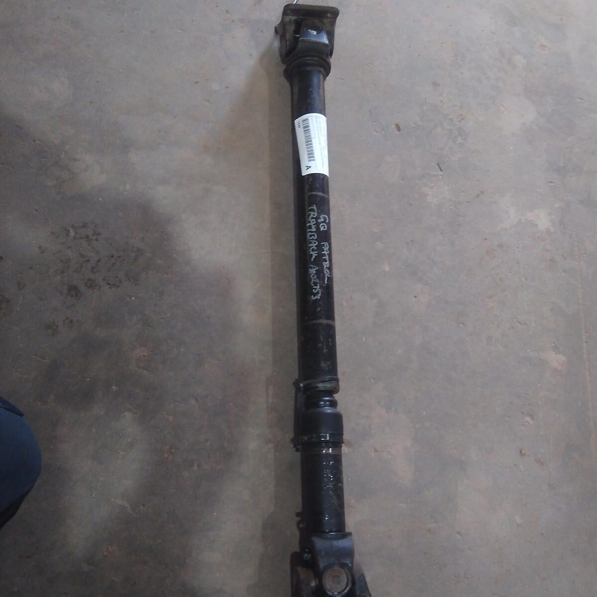 1992 NISSAN PATROL FRONT PROP SHAFT