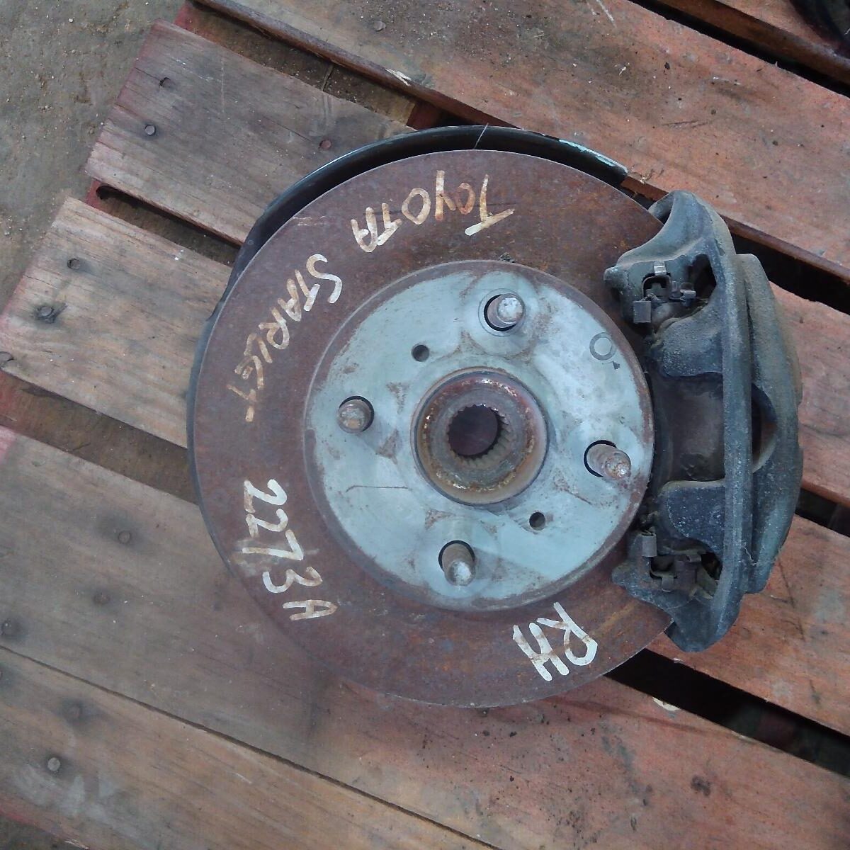 1997 TOYOTA STARLET RIGHT FRONT HUB ASSEMBLY