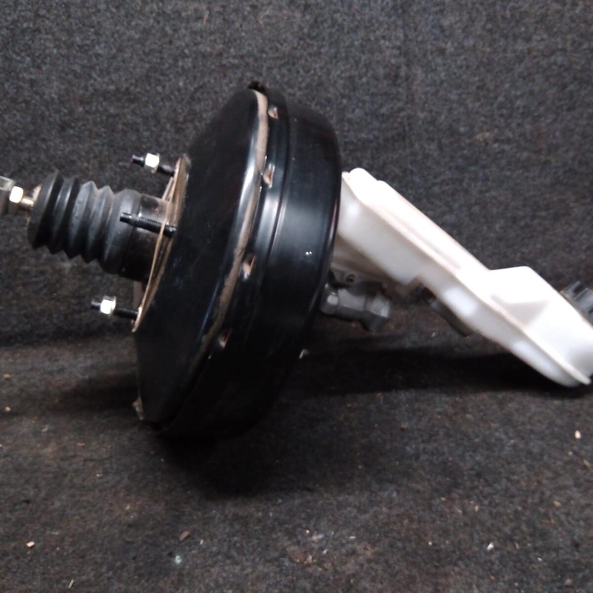 2012 FORD FIESTA BRAKE BOOSTER