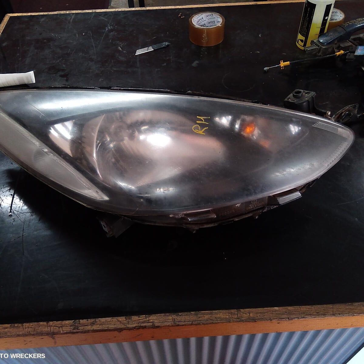 2011 MAZDA 2 Right Headlamp