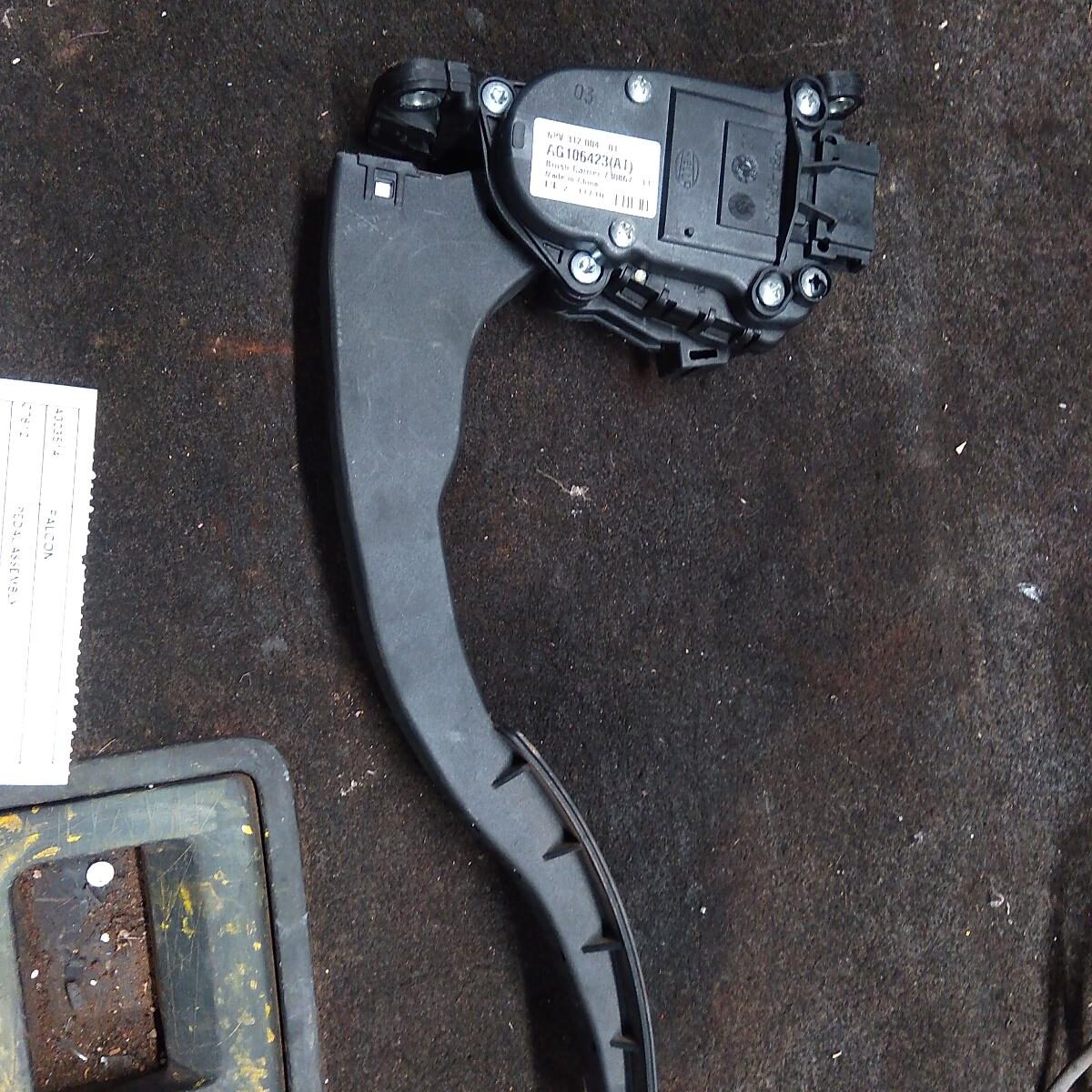 2010 FORD FALCON PEDAL ASSEMBLY