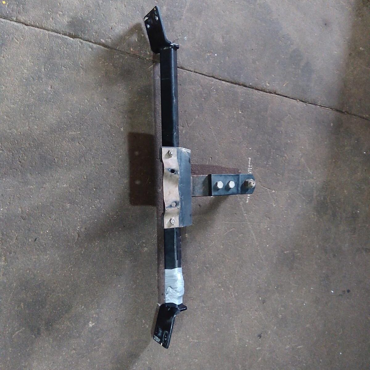 2006 HOLDEN COMMODORE TOWBAR