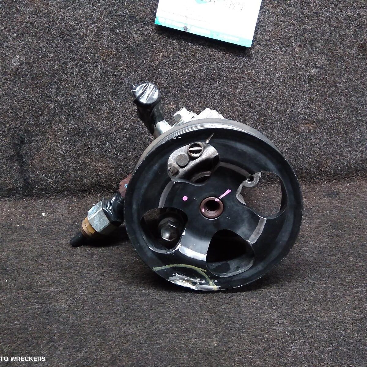 2017 TOYOTA HILUX Steering Pump