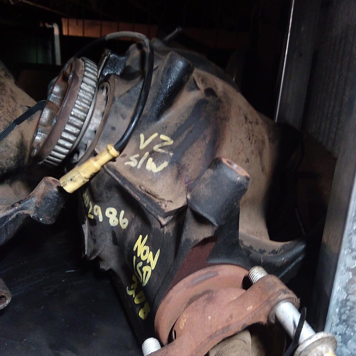 2005 HOLDEN COMMODORE Differential Centre