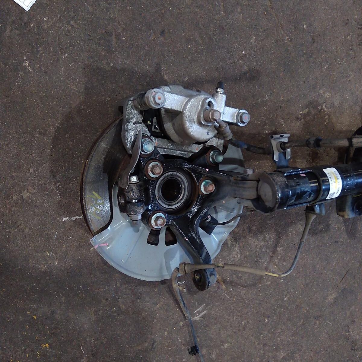 2016 MAZDA 2 RIGHT FRONT HUB ASSEMBLY