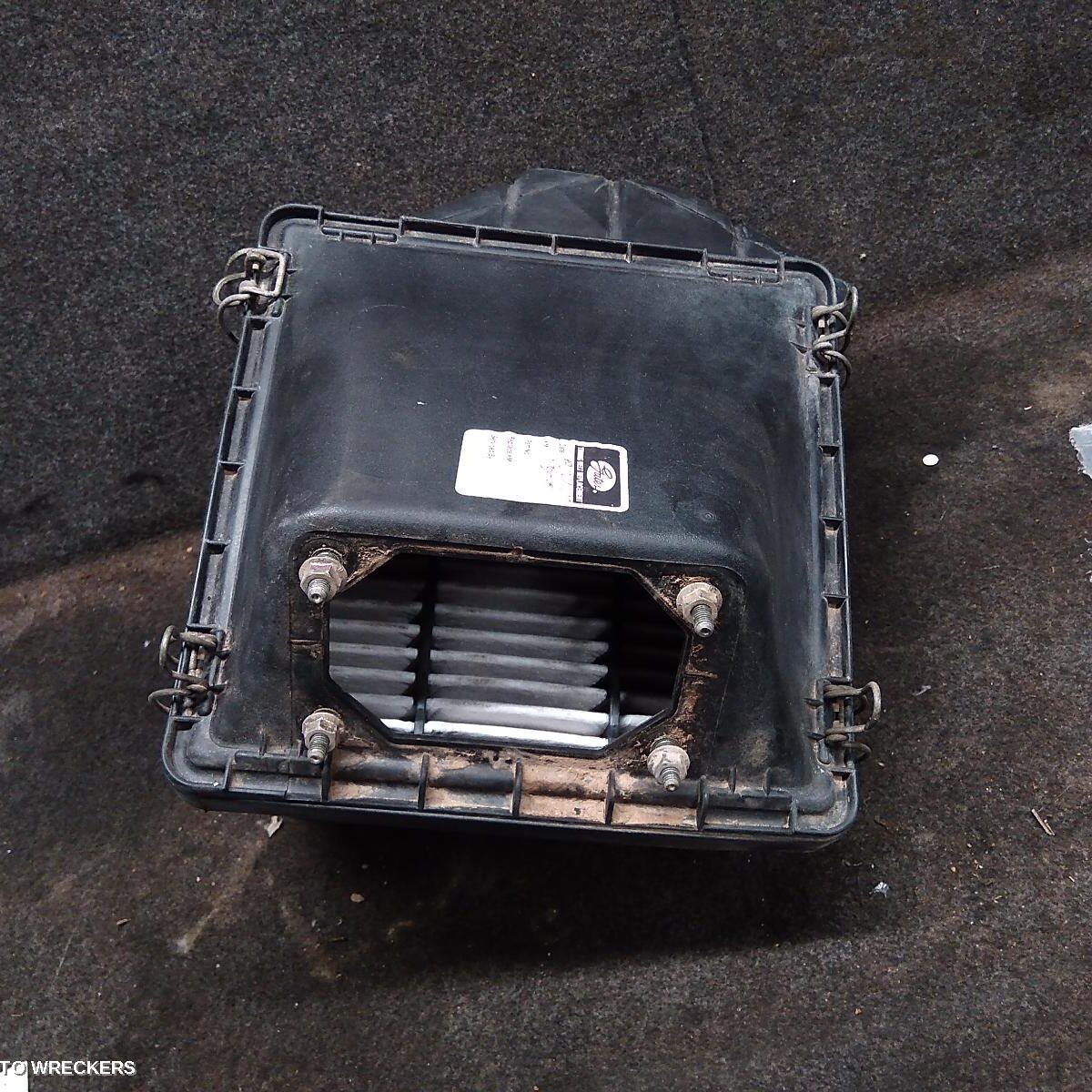 1999 MITSUBISHI TRITON Air Cleaner/Box