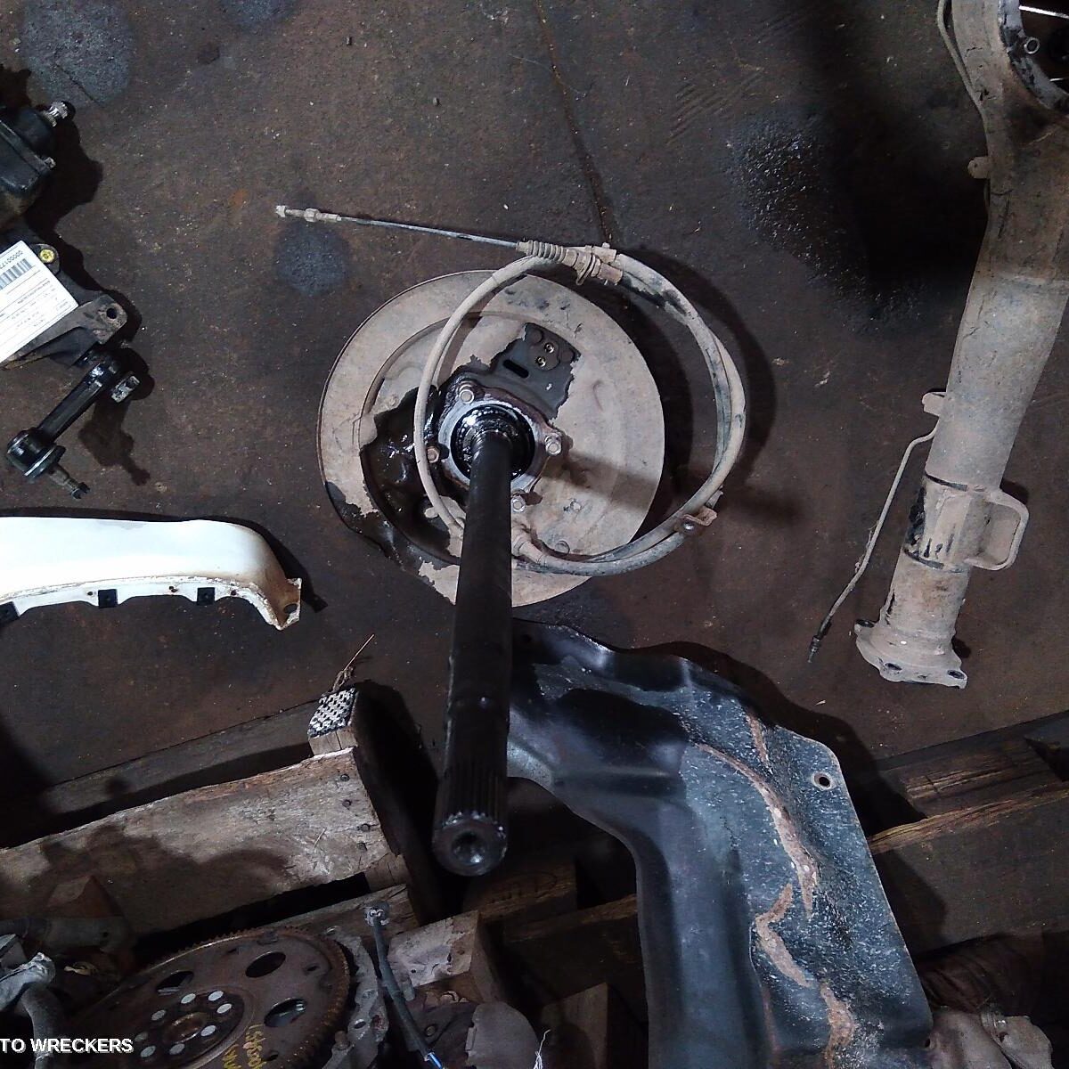 1999 MITSUBISHI TRITON Axle