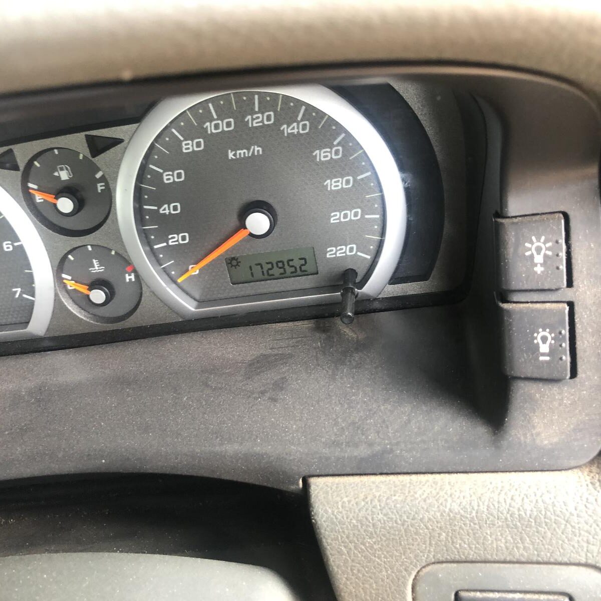 2005 FORD TERRITORY LEFT REAR DOOR WINDOW