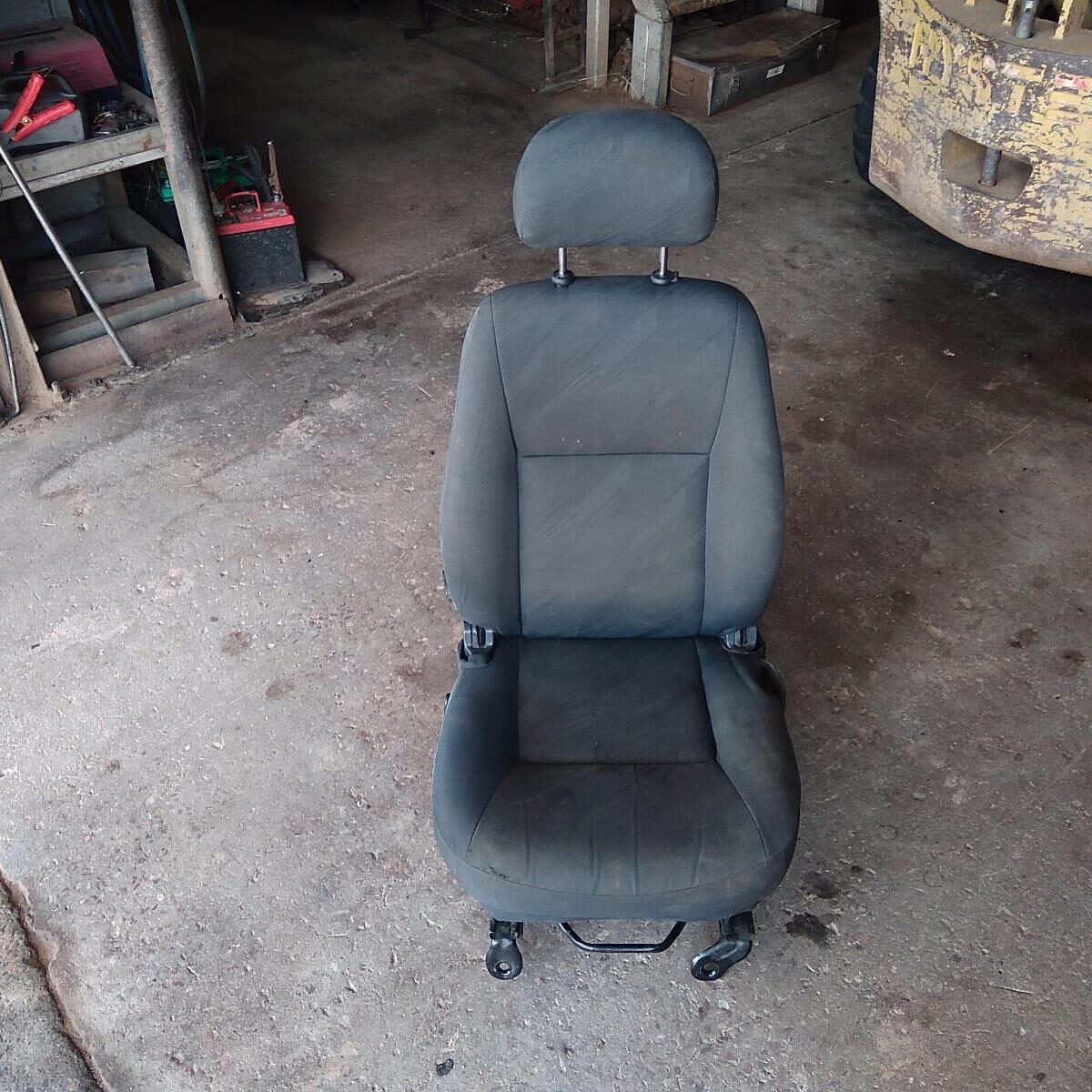 2011 HOLDEN COLORADO FRONT SEAT