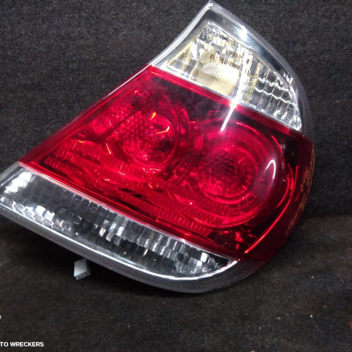 2005 TOYOTA CAMRY Right Taillight
