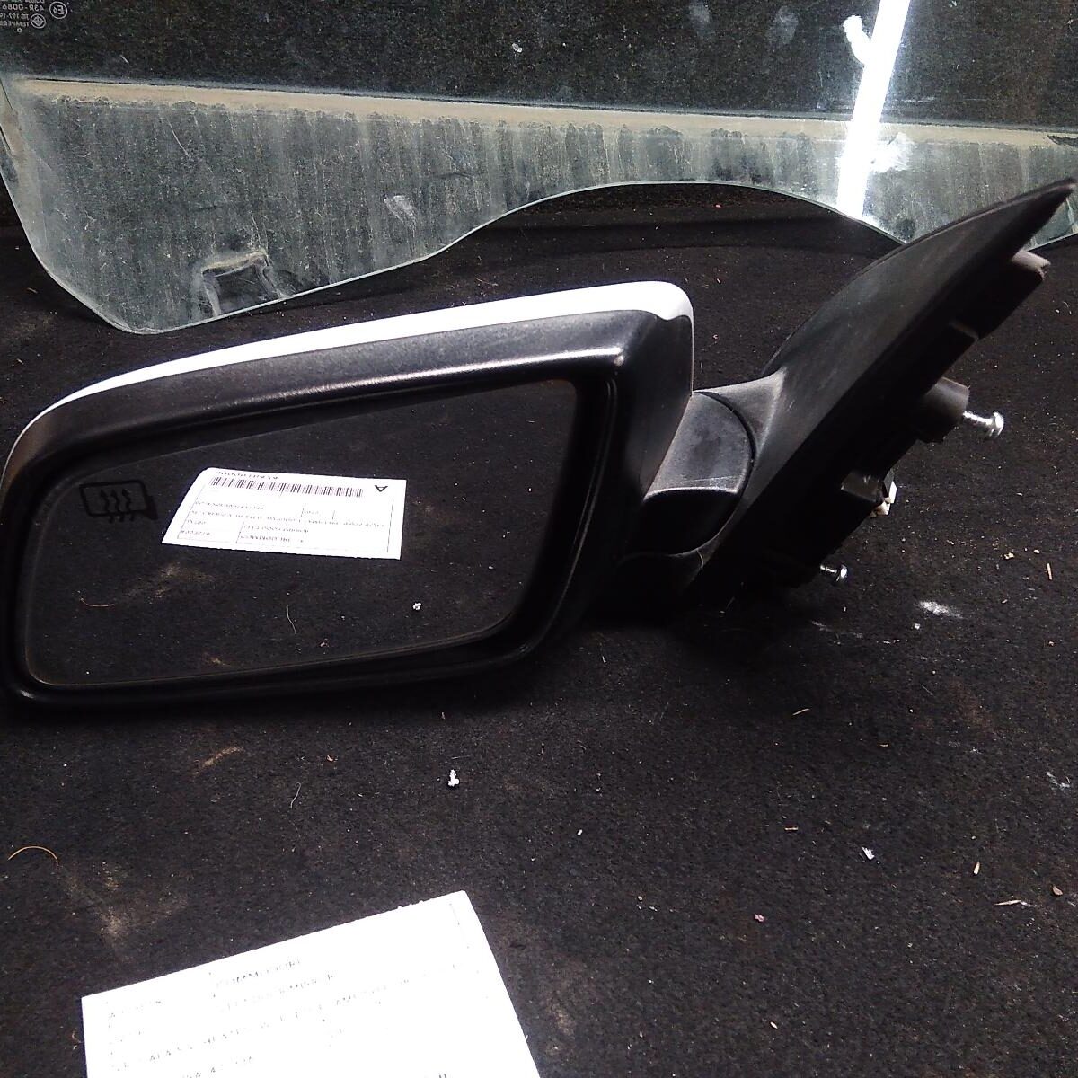 2010 HOLDEN COMMODORE LEFT DOOR MIRROR