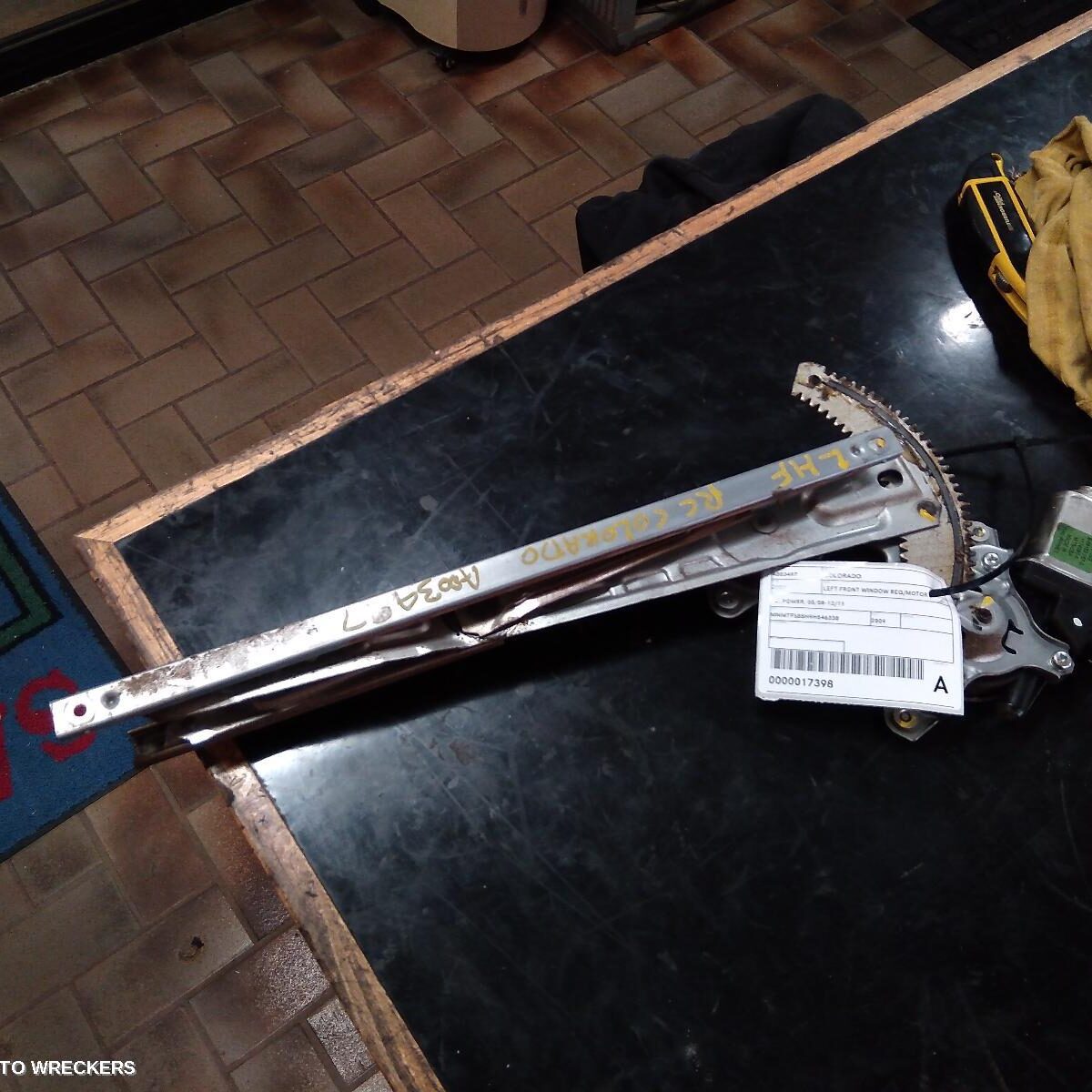 2009 HOLDEN COLORADO Left Front Window Reg/Motor