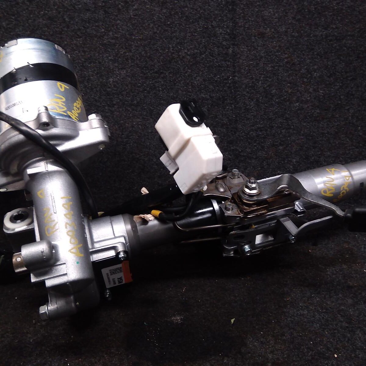 2010 TOYOTA RAV4 Steering Column