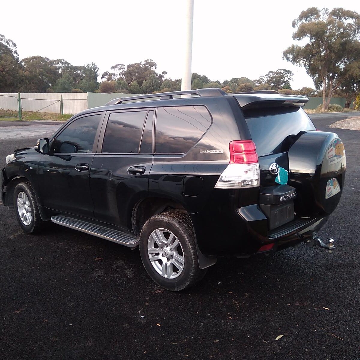 2009 TOYOTA PRADO RIGHT FRONT DOOR