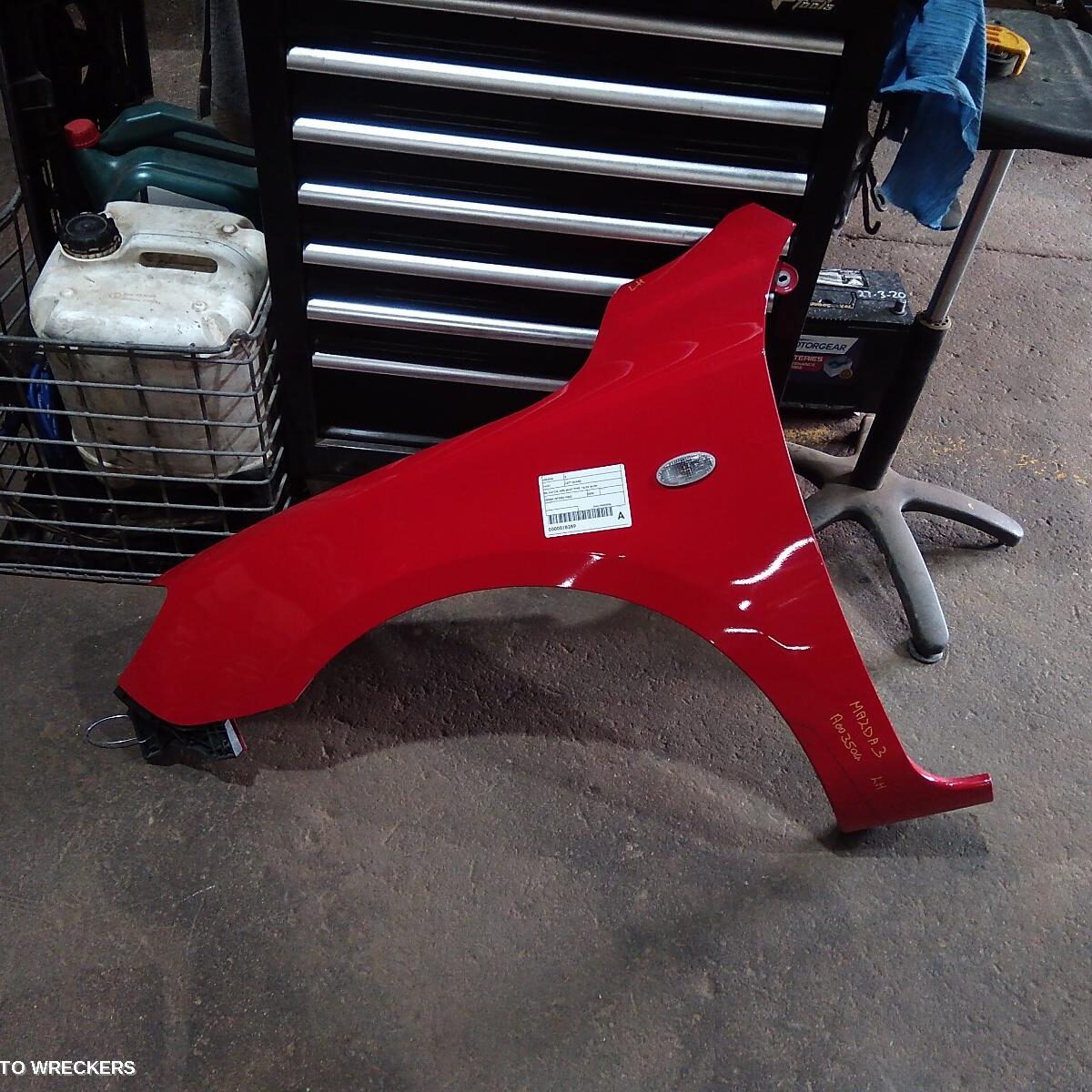 2008 MAZDA 3 Left Guard