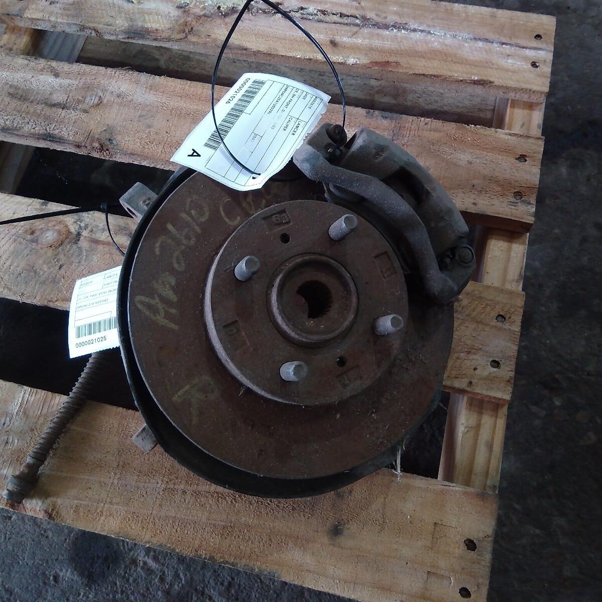 2001 MITSUBISHI LANCER RIGHT FRONT HUB ASSEMBLY