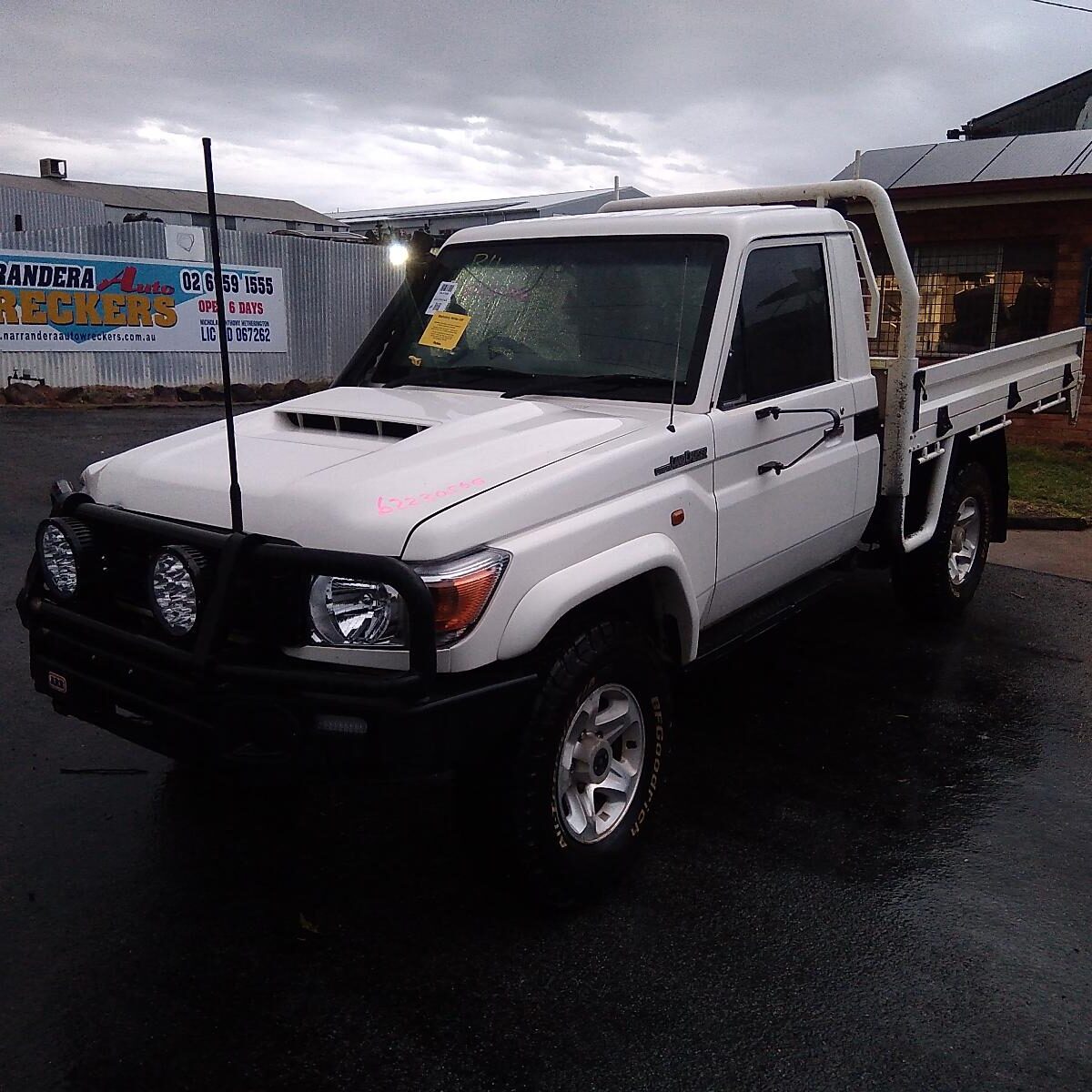 2019 TOYOTA LANDCRUISER WIPER LINKAGE