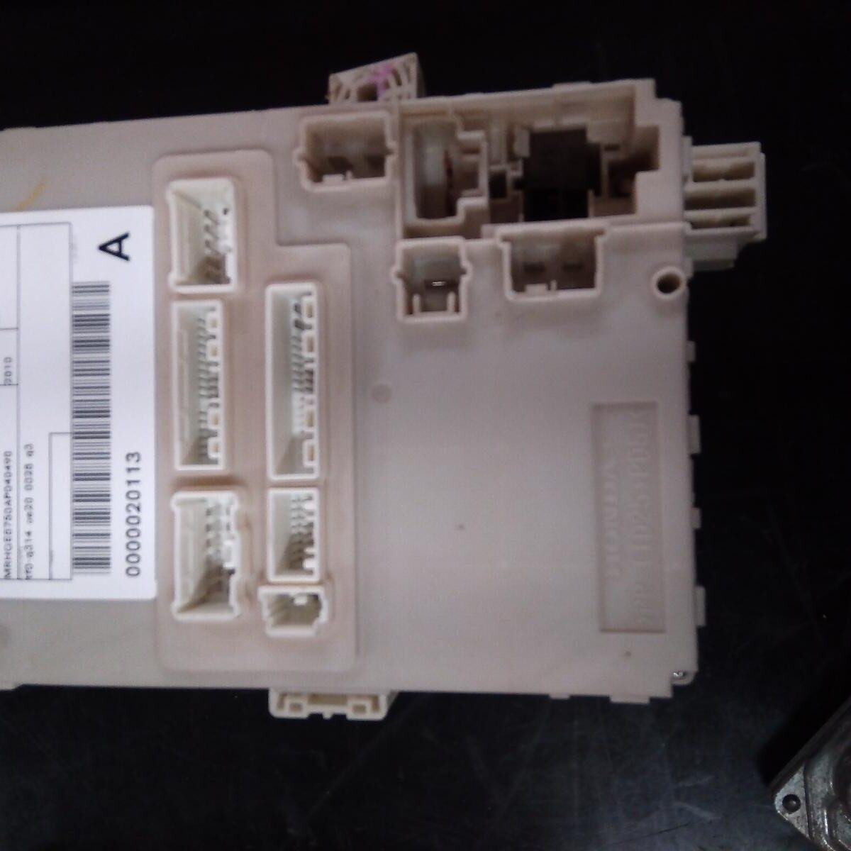 2010 HONDA JAZZ FUSE BOX