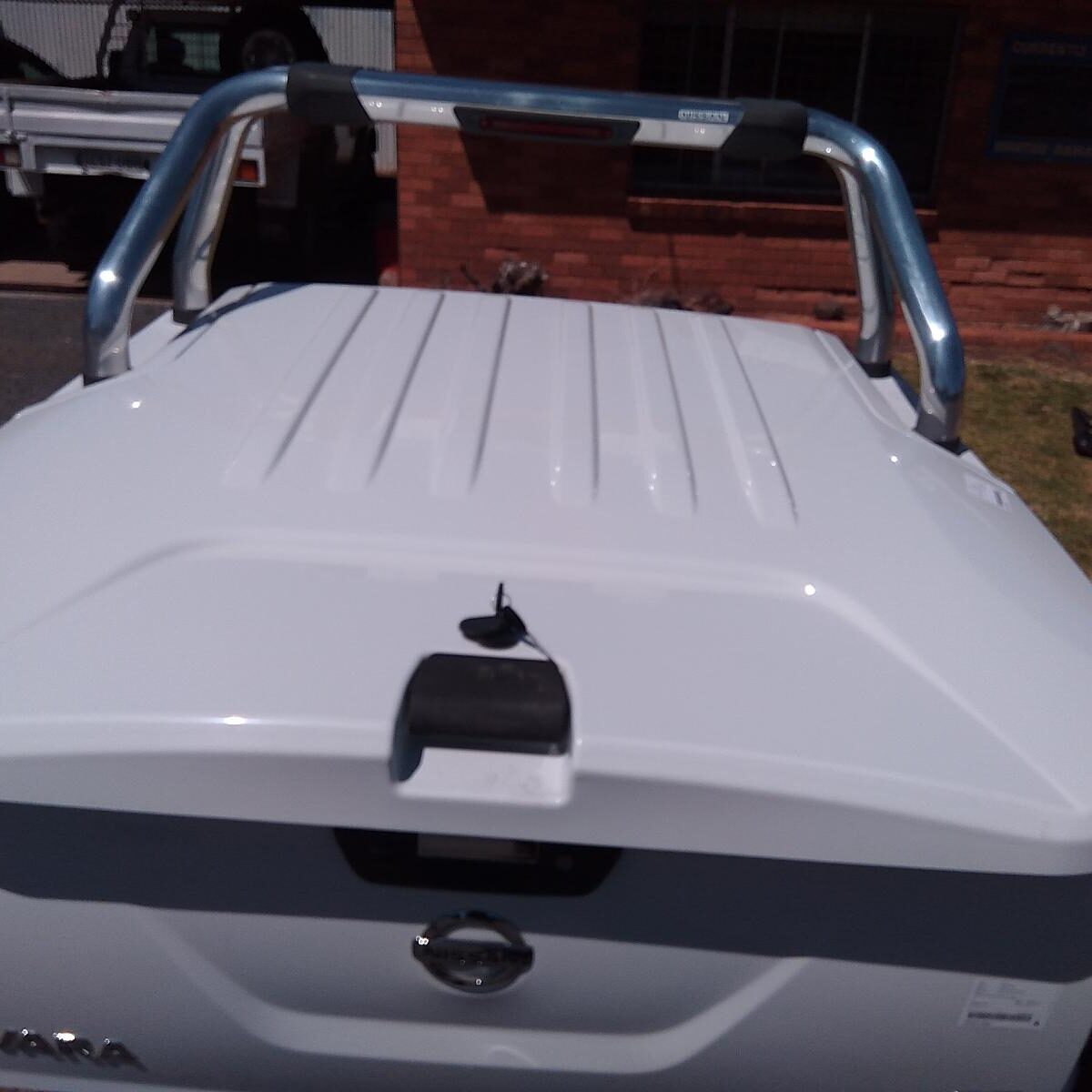 2017 NISSAN NAVARA TONNEAU/COVER