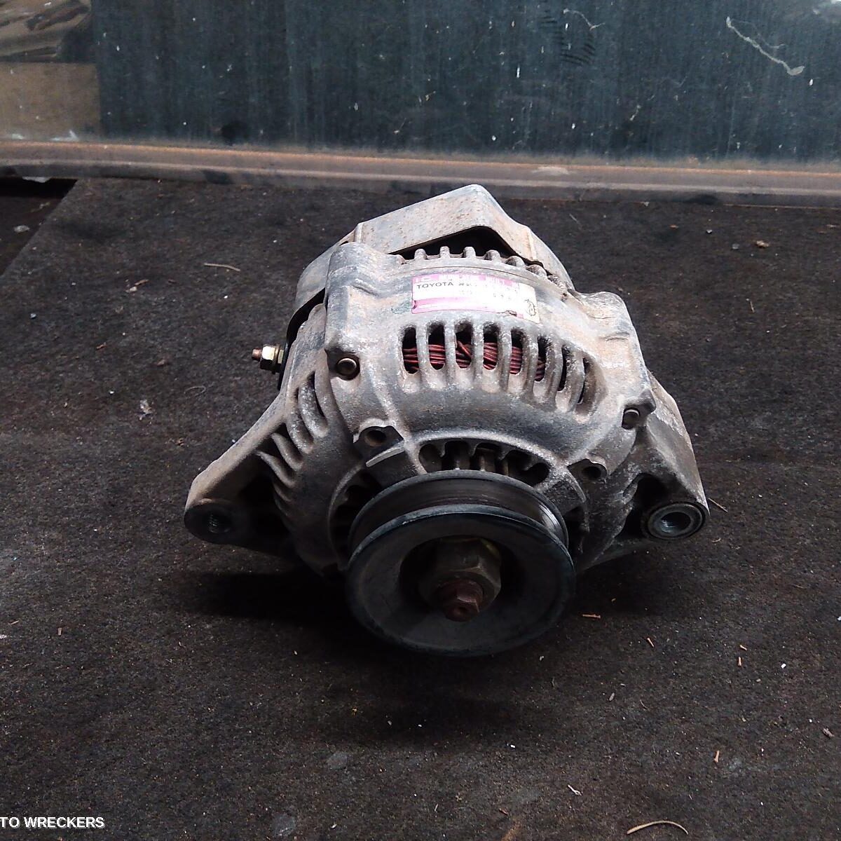 1996 TOYOTA HILUX Alternator